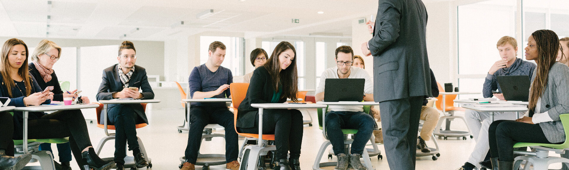 Adultes en formation à l'UCLy