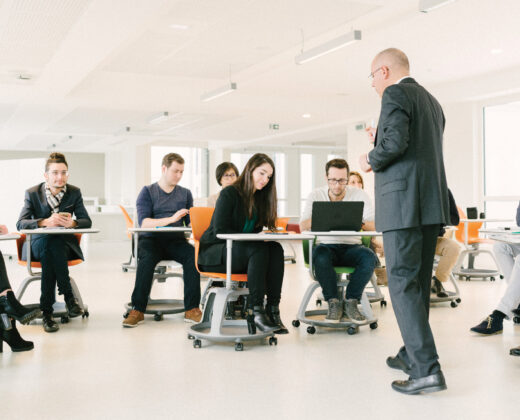 Adultes en formation à l'UCLy