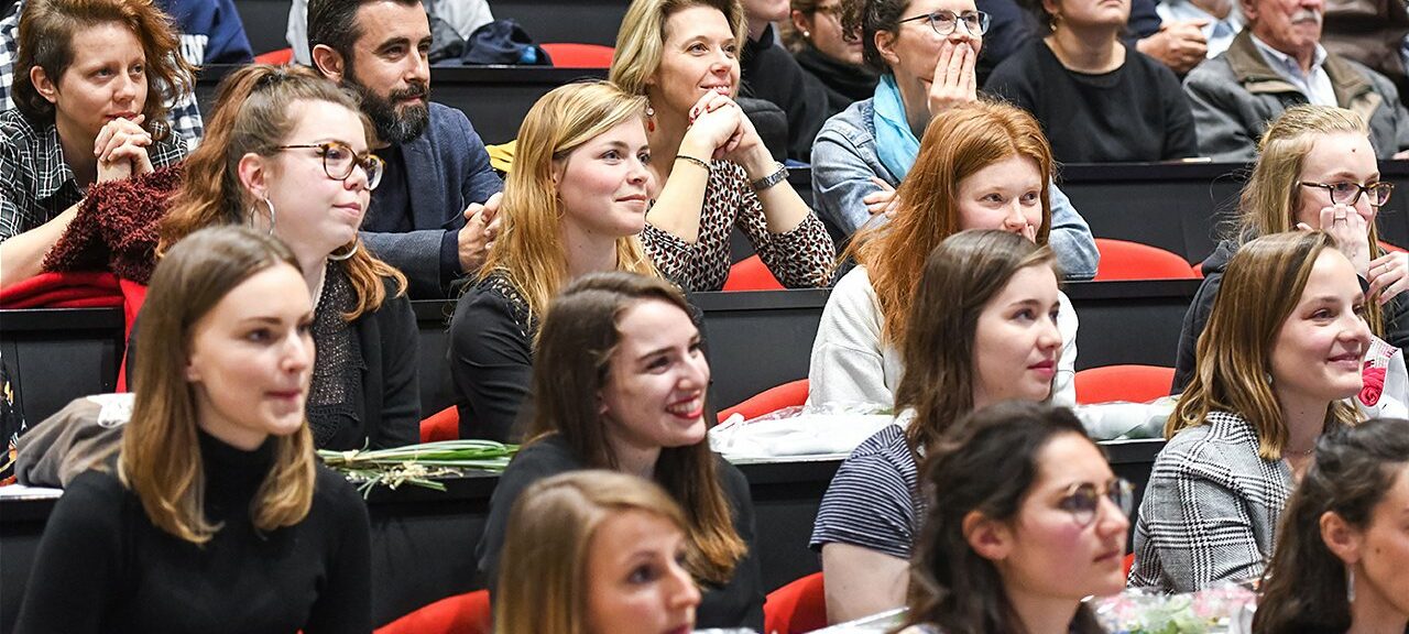 Cérémonie des lauriers - promotion 2017-2018 - étudiants - amphithéâtre