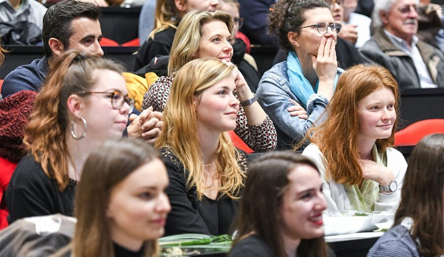 Cérémonie des lauriers - promotion 2017-2018 - étudiants - amphithéâtre