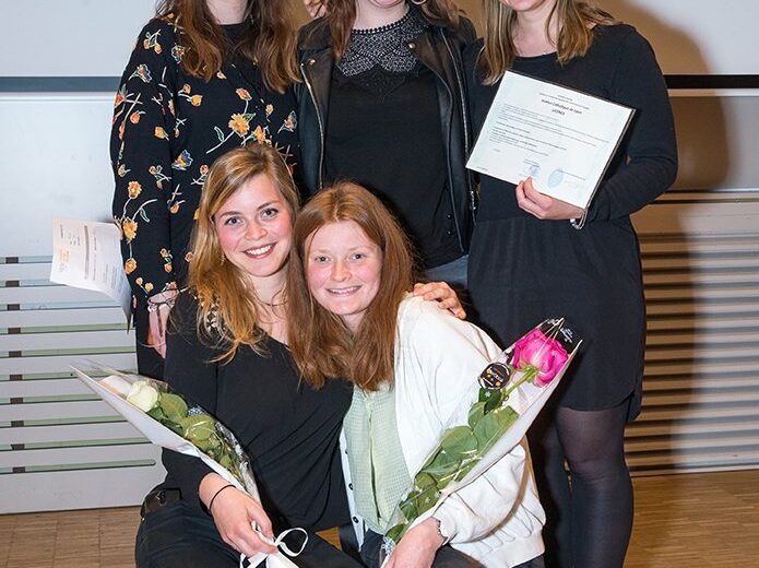 Cérémonie des lauriers - promotion 2017-2018 - étudiantes - photo de groupe