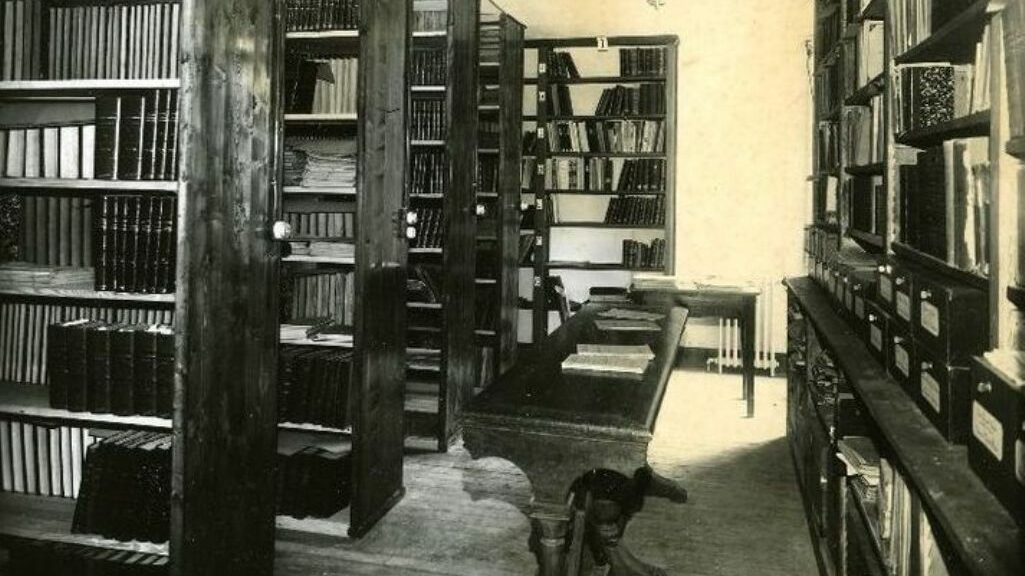 Magasin de la bibliothèque, photographie ancienne, ca 1945
