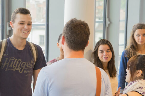 étudiants en groupe