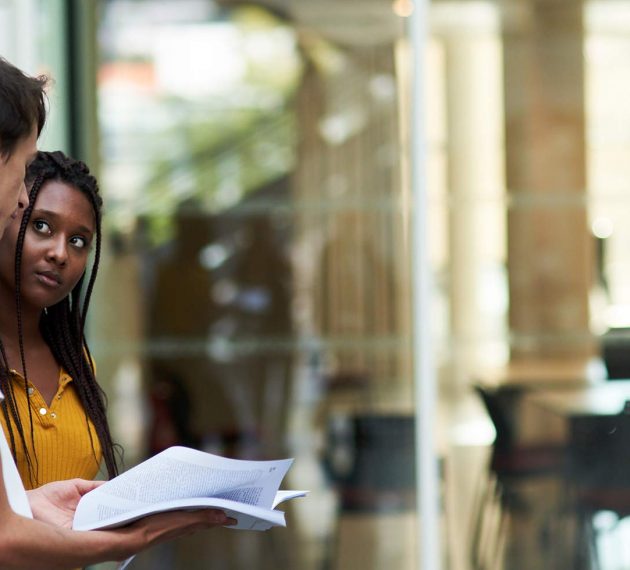 étudiants sur le campus Saint Paul