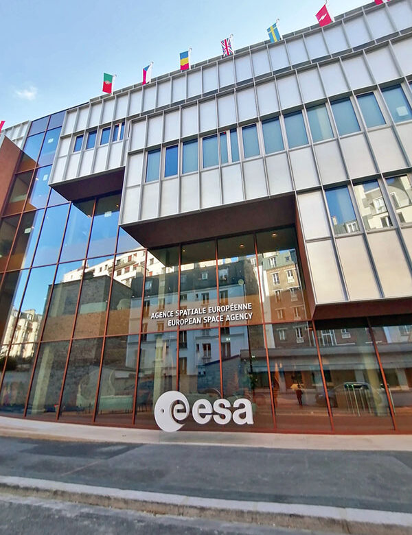 Agence Spatiale Européenne (ESA) prise par une ancienne étudiante de Lettres modernes