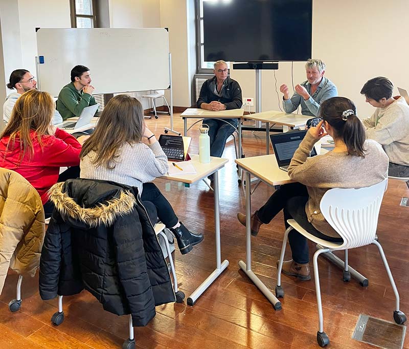 Table ronde avec des professionnels du Tourisme