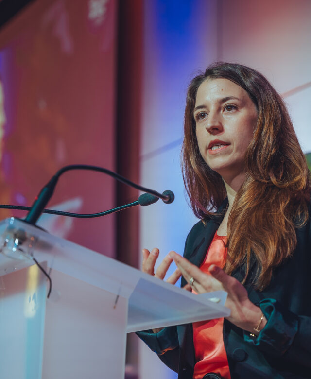 Chiara Pesaresi durant son discours d'introduction aux journées de l'UCLy