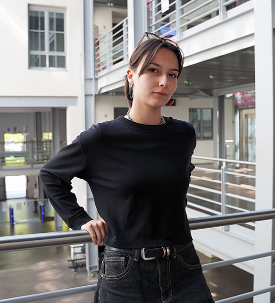 Jeanne, directrice de communication du magazine Mouvement