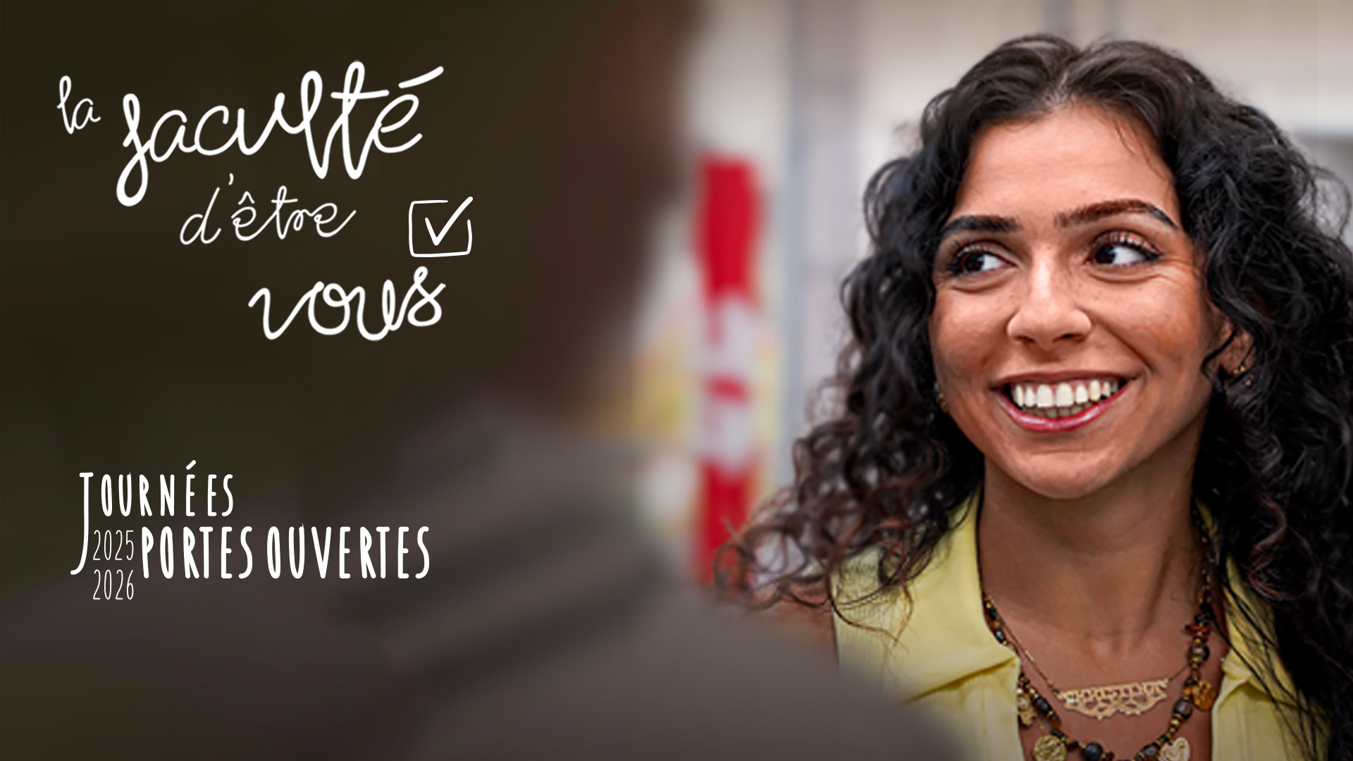 Étudiants sur le campus de l'UCLy