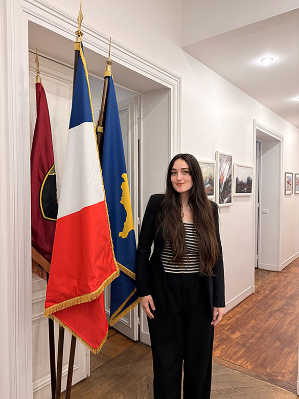 Albina, étudiante en L3 Histoire, a fait son stage à l'ambassade du Kosovo